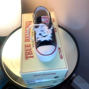 True Religion sneakers , size 6 in black.